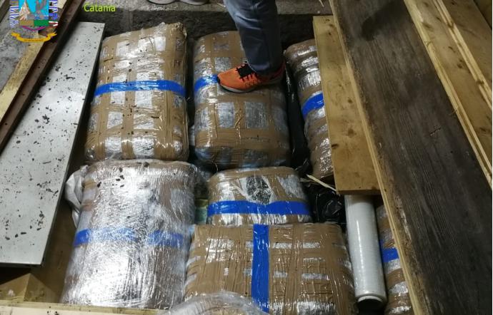 Shqiptari kapet me 1 mln euro drogë në Itali, ‘luftë’ me karabinierët