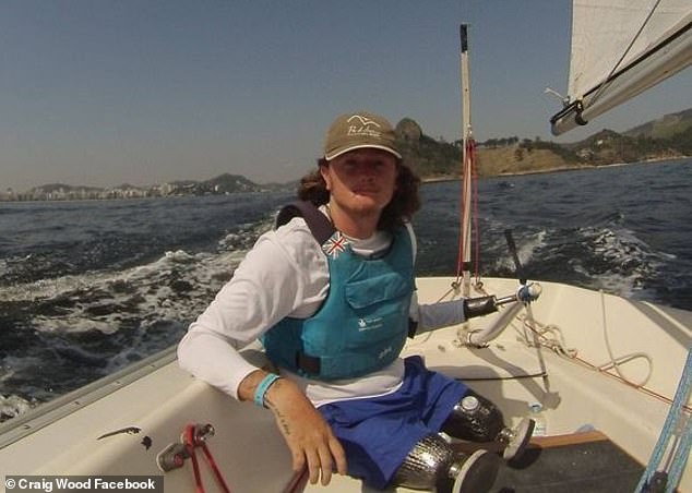 Foto/ Veterani ulok i luftës bëhet marinar