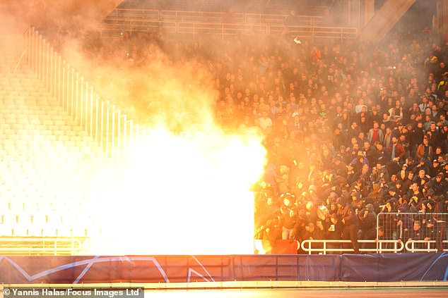 VIDEO/ Shpërthen bomba, terror në stadiumin e Athinës