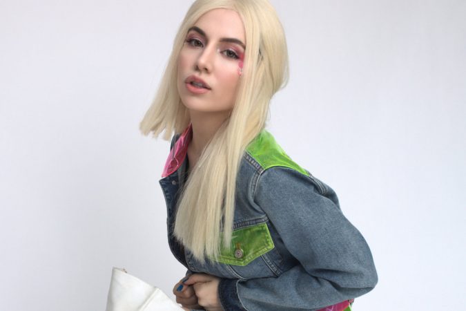 Vajzat shqiptare nuk ndalen, Ava Max pushton top listat botërore