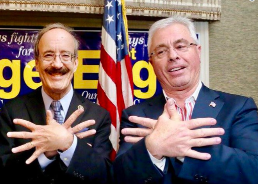 Kongresmeni Engel feston fitoren me shqiponjën dykrenare