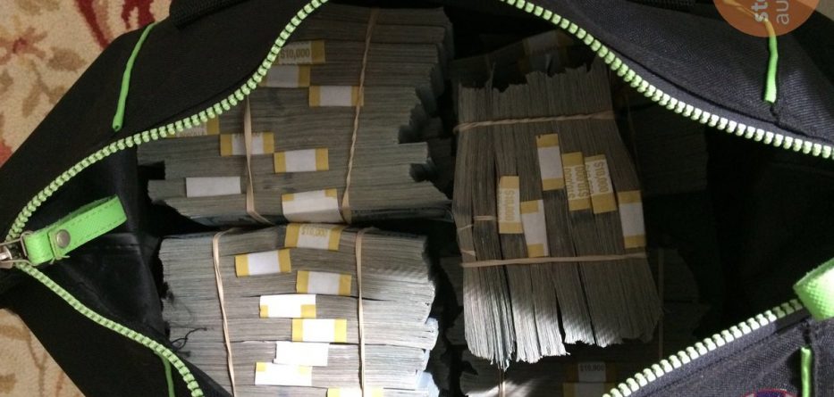 Blen një magazinë për 500 dollarë, zbulon plot 7.5 milionë dollarë