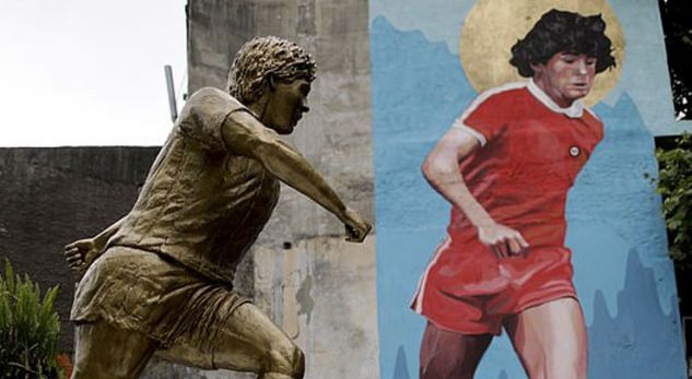 Maradona mungon në inaugurimin e statujës së tij!
