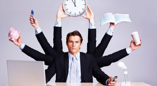 Puna jashtë orarit, ja çfarë i shkakton trupit tuaj