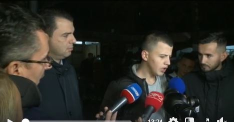 Protesta tek Astiri/ Një 17-vjeçar akuzon policinë: Më gjuanin me shpulla