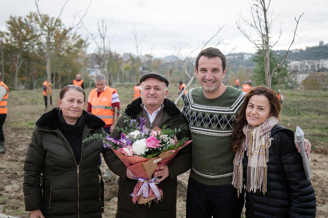 Qytetarët i bashkohen nismës dhuro një pemë për ditëlindje, Veliaj: Tirana, sukses i njerëzve të thjeshtë