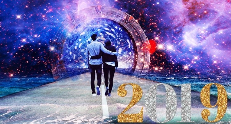 Kësaj shenje HOROSKOPI do t’i buzëqeshë fati në 2019-ën!