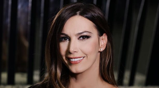 Valbona Selimllari tregon të bijën, lexojnë sëbashku… (VIDEO)