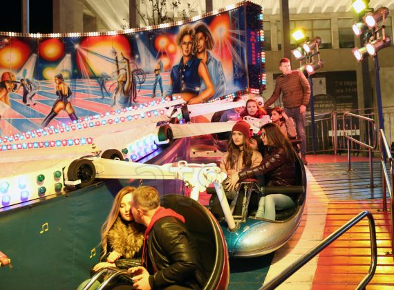 GALERI / Atmosferë festash, Tirana në prag të ndërrimit të viteve