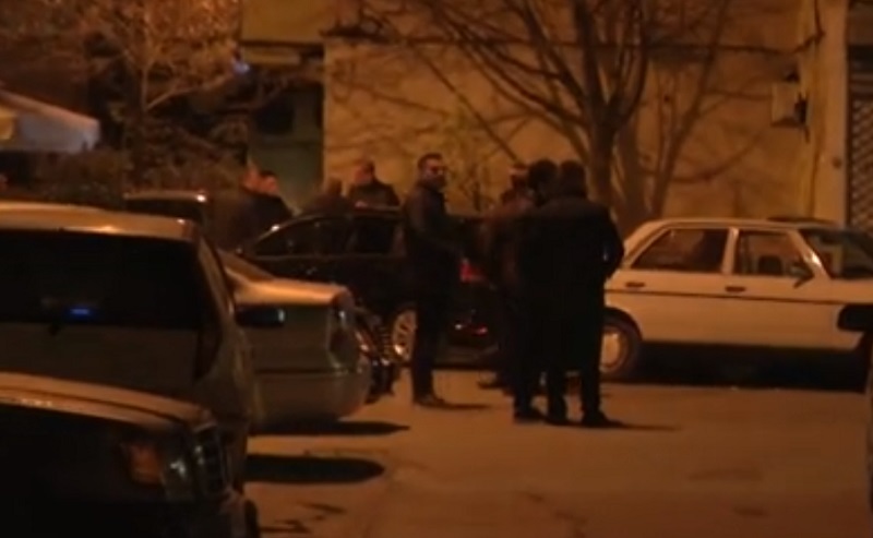 Atentati në Laprakë/ Sherri nisi në lokal për vajzat? Policia në banesën e autorit