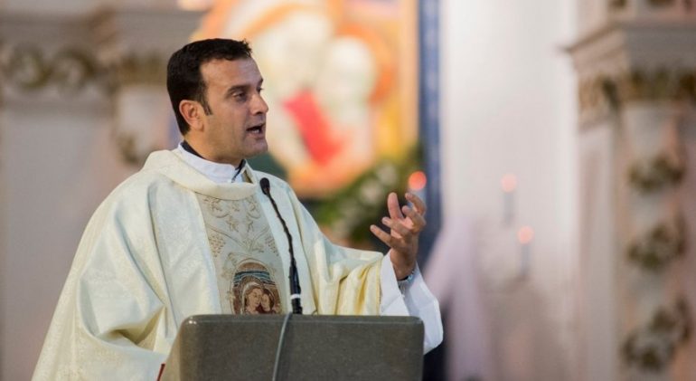 Vrasja e 17-vjeçares/ Dom Gjergj Meta mesazh therës: Pse gënjeni për 1 klik më shumë?