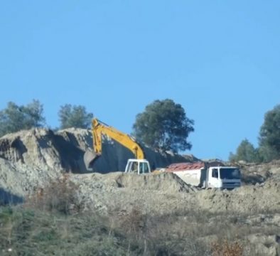 Braçe: Ministria në festë, agai po shkatërron kodrën e bukur mbi Gradishtë