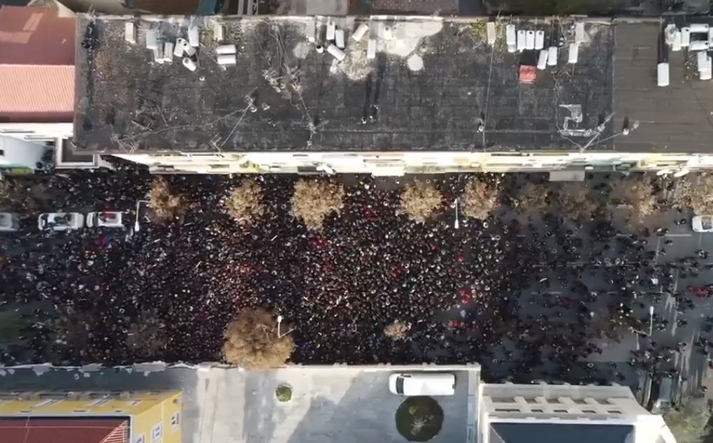 VIDEO NGA DRONI: Pamjet e protestës së studentëve në Tiranë