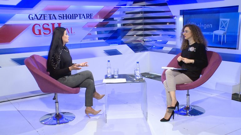 Denoncimi tronditës në TV: Kunati me futej në shtrat, vjehrri më prekte nga…