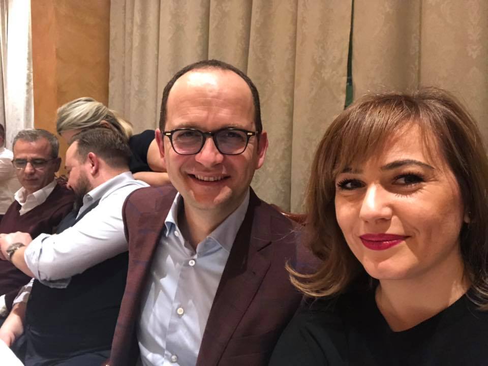 Këshilltarja, mesazh për Bushatin: Puna dhe përkushtimi nuk kanë çmim