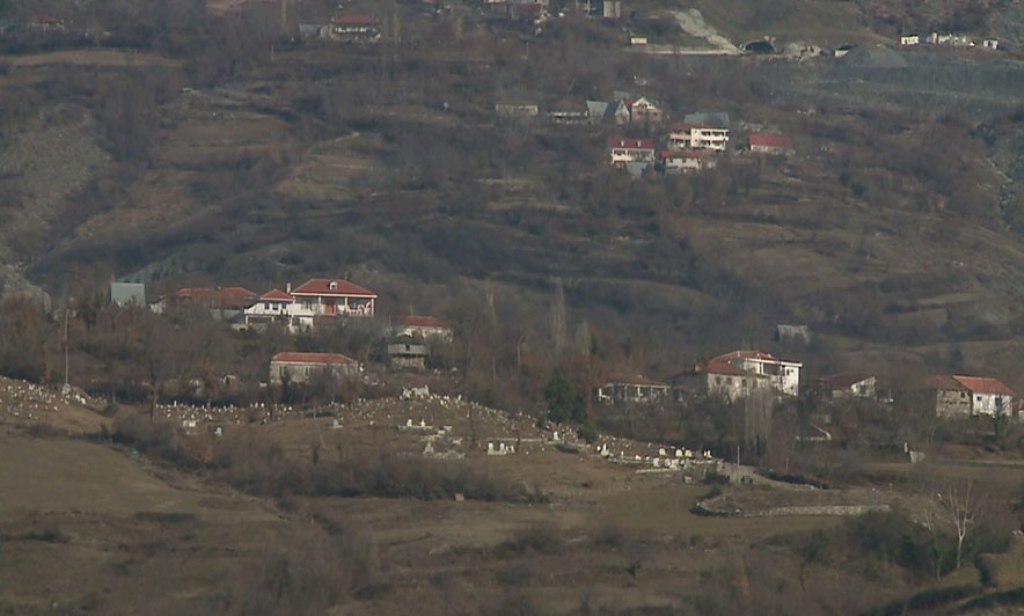 Krimi për nderin, vëllai e gjeti motrën me të dashurin në kasolle