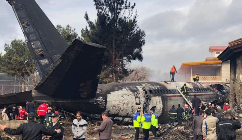 FOTOT/ Rrëzohet aeroplani dhe shpërthen në flakë, vetëm 1 i mbijetuar