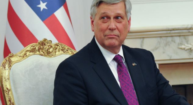 Ambasadori i Amerikës kritikon korrupsionin e Kosovës
