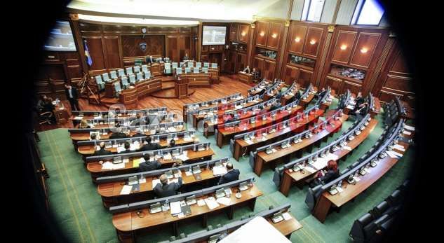 Grevat e rrezikojnë seriozisht qeverinë “Haradinaj”