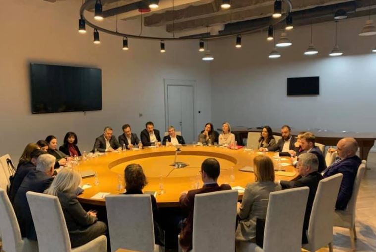 Kryeministri përcjell tek Ilir Meta emrat e ministrave, ja afatet e votimit në Parlament