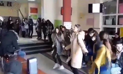 VIDEO/ Bojkot dhe valle në Universitetin e Tiranës