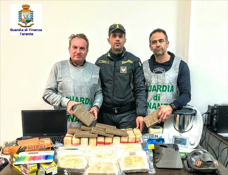Policia italiane kap 22 kilogramë heroinë, në pranga shqiptari