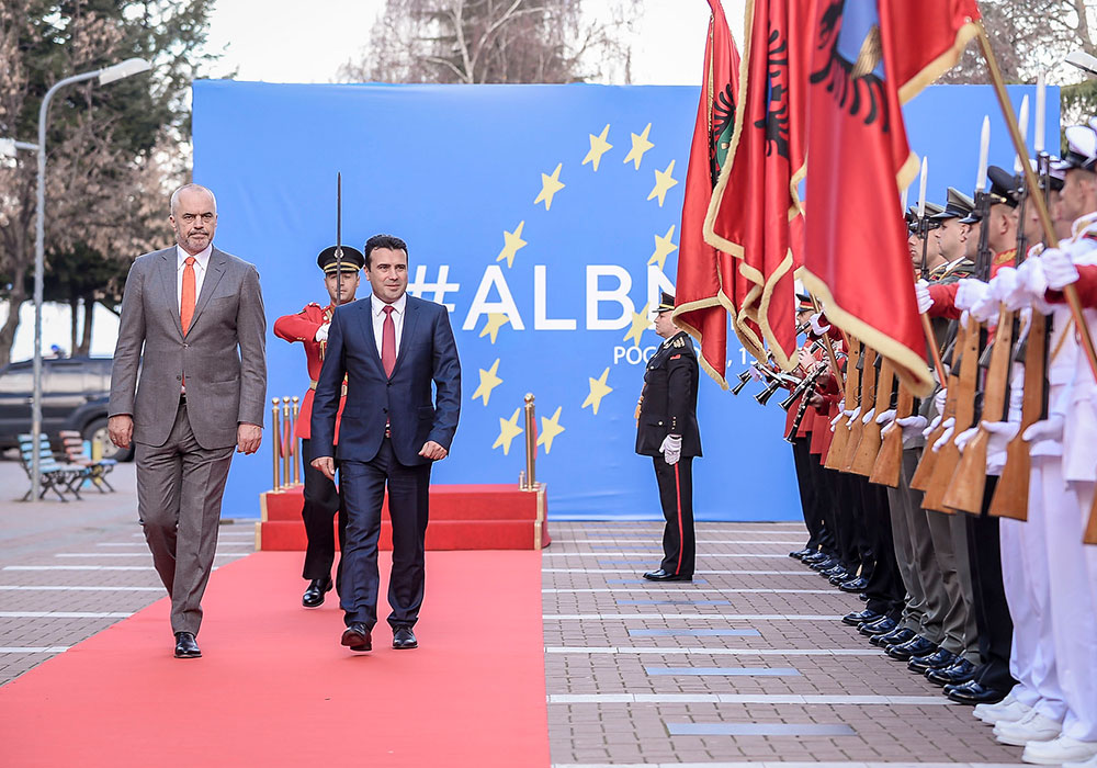 Axhenda e Zaev sot në Tiranë! Nga ceremonia, te takimet shtetërore