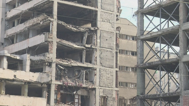 FOTOT/ 20 vjet pas sulmeve të NATO-s, gjurmët janë ende mbi Beograd