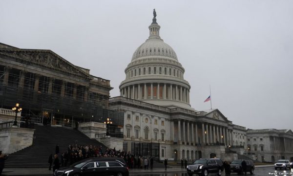 Dhoma e Përfaqësuesve nuk arrin të anulojë veton e Trump për emergjencën kombëtare