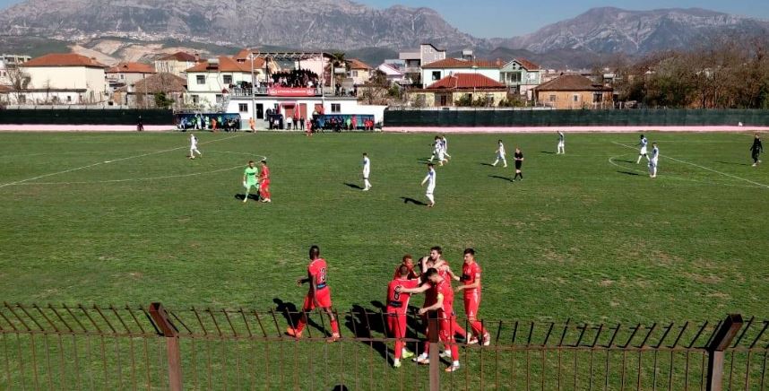 Tension dhe penallti e dyshimtë, Kastrioti tërheq Tiranën poshtë
