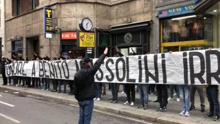 “Curva Nord”/ “Lavdi Musolinit”, ultrasit e Lacios trondisin Italinë
