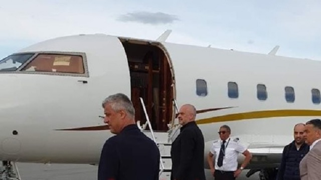 Rama, Thaçi dhe Haradinaj, në Berlin me avionin privat të Pacollit