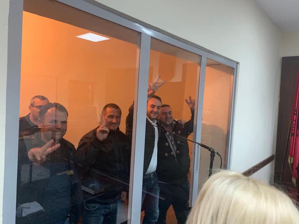 U arrestua gjatë protestës, “detyrim paraqitje” për Klevis Balliun dhe tre të tjerët