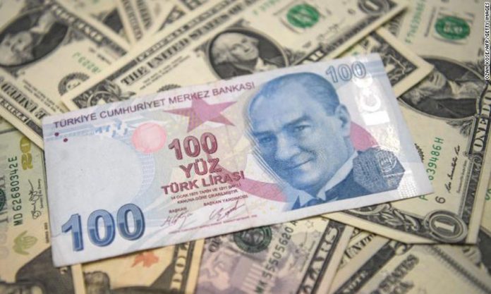 Lira, në pikiatë pas përsëritjes së zgjedhjeve në Stamboll