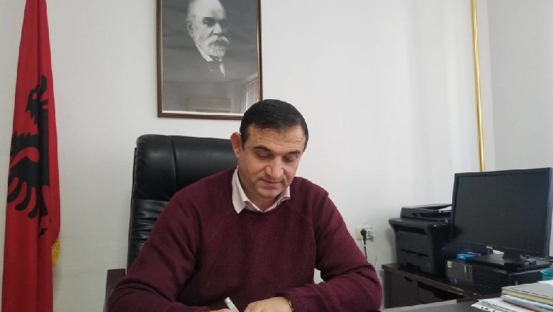 Elbasan/ Digjet makina e kryetarit të PS, dyshohet zjarrvënie e qëllimshme