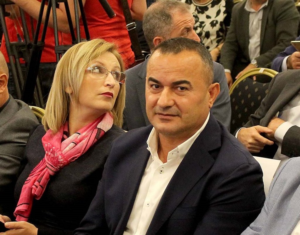 Konflikti/ Vëllai i kryebashkiakut demokrat të Mallakastrës, përfitoi kontratën e majme për ndërtimin e ujësjellësit