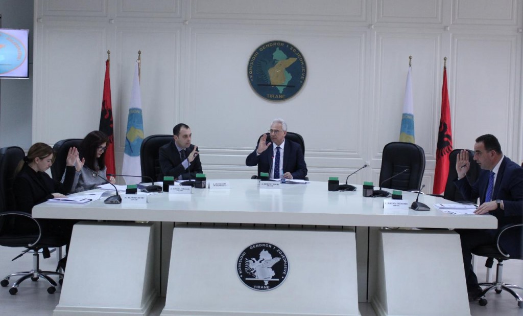 Regjistrimi i koalicioneve në KQZ, PD dhe aleatët kanë afat edhe 24 orë