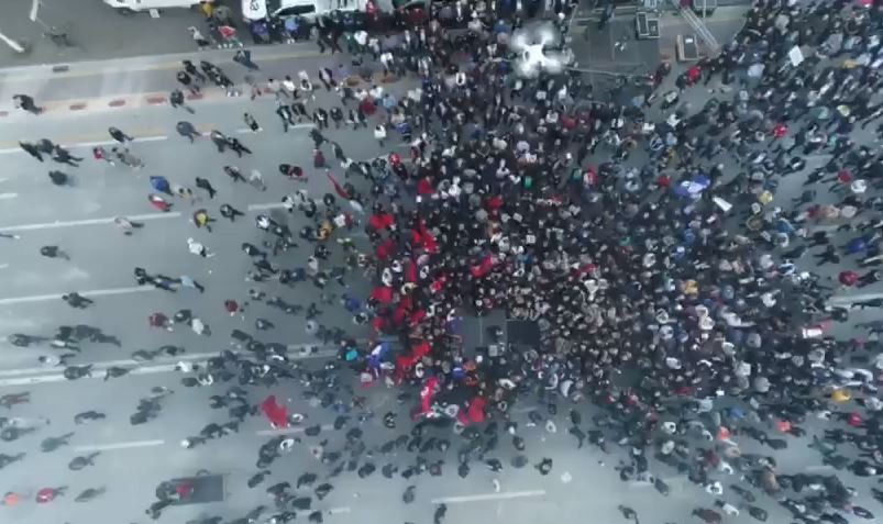 VIDEO NGA AJRI / Ja pjesëmarrja në protestën e opozitës