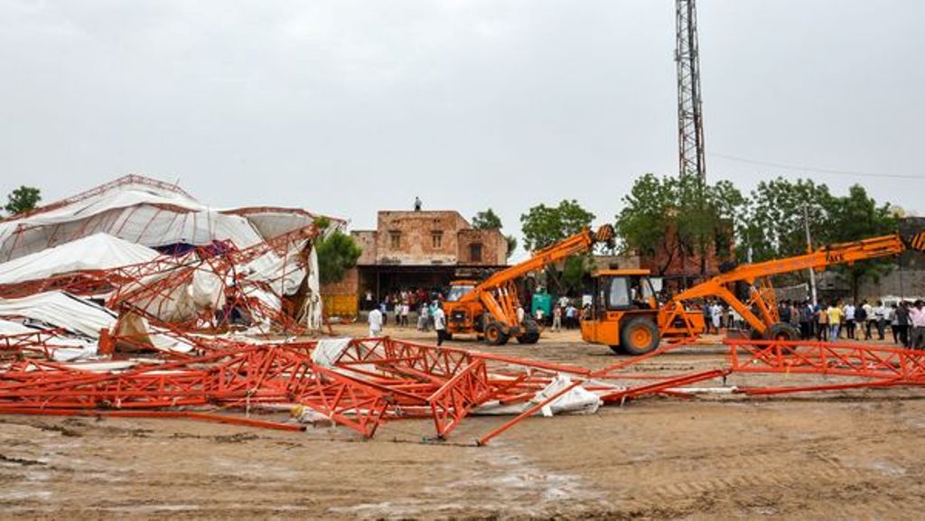 Bie tenda gjatë festës, 14 të vdekur dhe 50 të plagosur (FOTO)