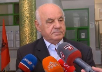 Voton Alfred Moisiu: Opozita gaboi, palët politike të ecin përpara