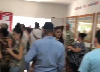 VIDEO/ Radhë të gjata para vendvotimeve në Tiranë