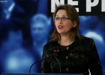 A do ia lëshoni zyrën socialistit Pjetri? Ja si përgjigjet Voltana Ademi