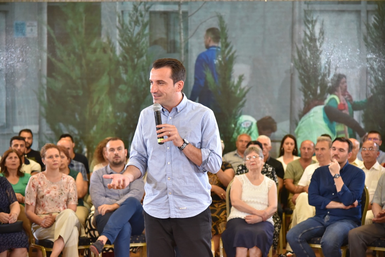 Veliaj: Djegia e shkollave nga opozita, si lëvizja e ‘Ku Klux Klan-it’