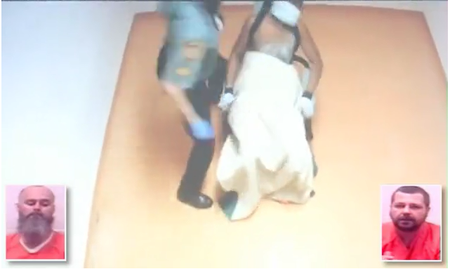 VIDEO/ E rëndë, gardianët fikin kamerat e trupit dhe rrahin të burgosurin e lidhur