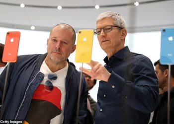 Jony Ive largohet nga “Apple”, dizenjatori i iPhone ikën pas dy dekadash
