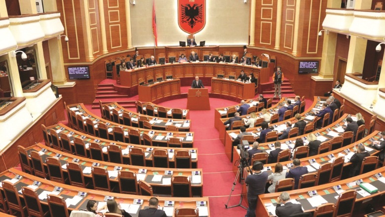Kuvendi 5 orë mocion me debat për vendimin e presidentit Meta