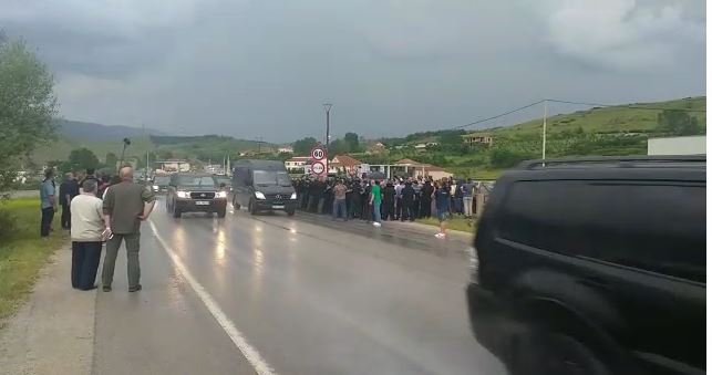 PD-LSI protestojnë në Grabovicë, tentojnë të pengojnë Ramën