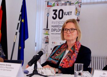 Ambasadorja gjermane: Kemi sjellë vëzhgues, opozita të pengojë dhunën
