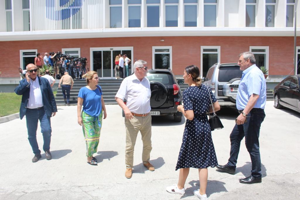 Basha mbyll takimin me aleatët, Shehi zbulon aksionin e opozitës