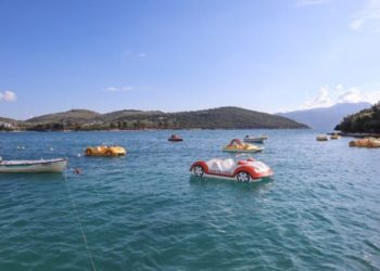 FOTOT/ Perlat e turizmit shqiptar te portali amerikan: Ksamili ku je si në parajsë